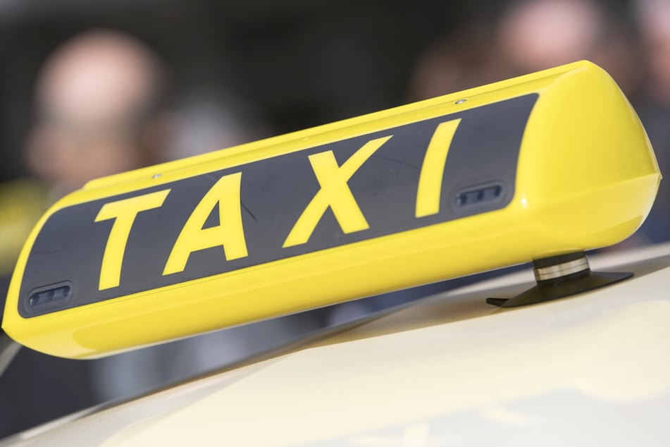 Nach einer wilden Verfolgungsjagd quer durch Köln konnte der Taxifahrer (52) seinen Wagen wieder in Empfang nehmen (Symbolbild).