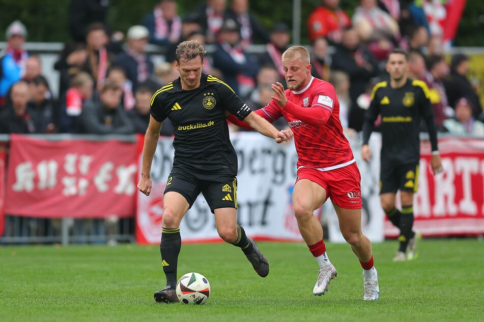 FSV-Spieler Theo Martens (22, r.) hatte sich im Sachsenpokal verletzt.