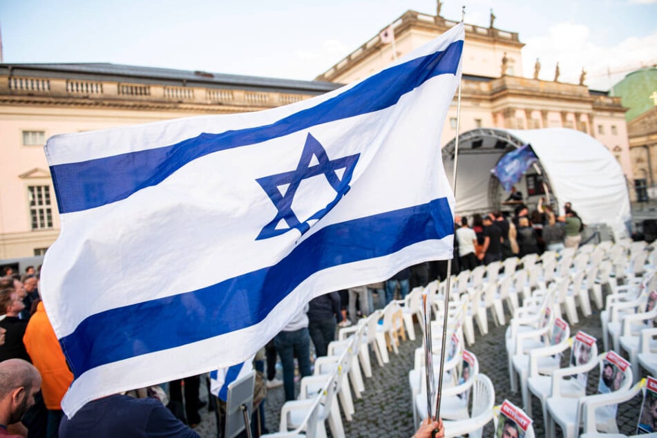 Berlin: Auf dem Bebelplatz wird in Berlin wieder den Hamas-Geiseln gedacht