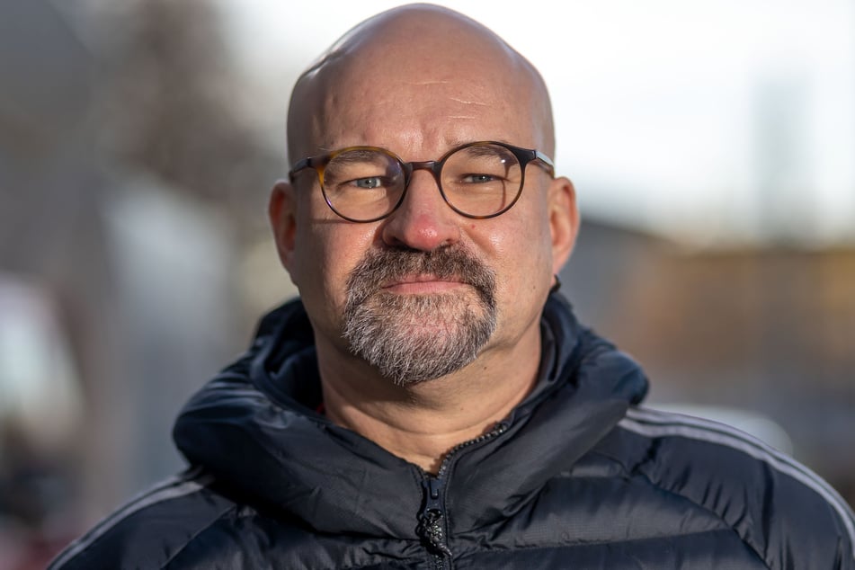 Grünen-Stadtrat Wolfgang Wetzel (58) warnt vor wachsenden Problemen auf dem Zwickauer Marienplatz.