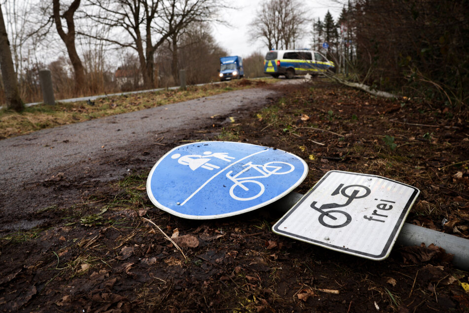Der Autofahrer tötete an der Unfallstelle zwei Polizisten.