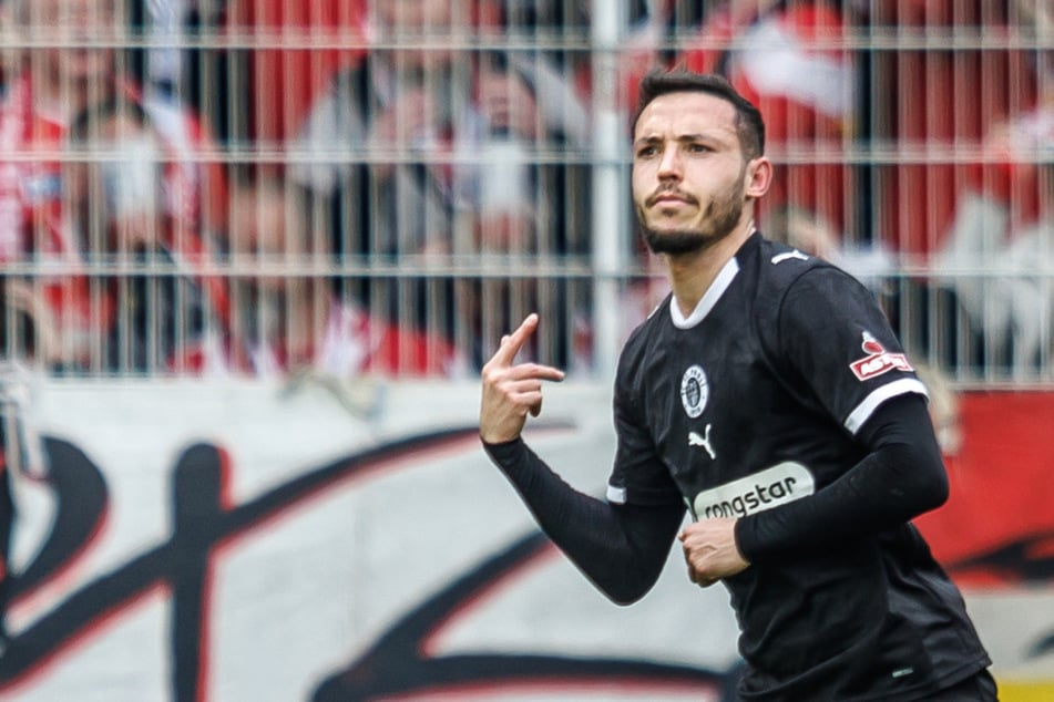 Mathias Pereira Lage (29) sorgte mit seinem Knaller für die St.-Pauli-Führung.