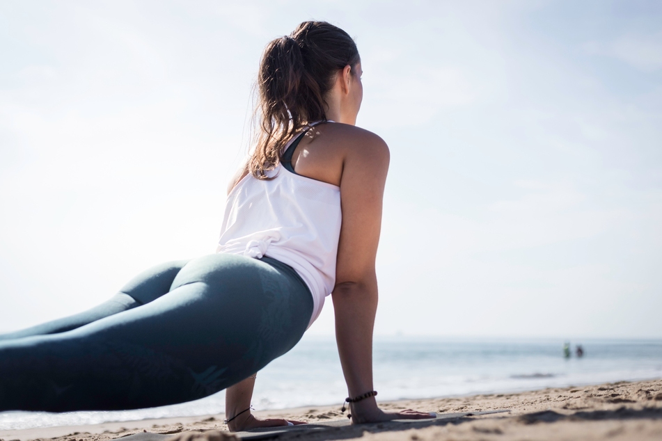 Beim Yoga muss sich der Oberkörper frei bewegen können.