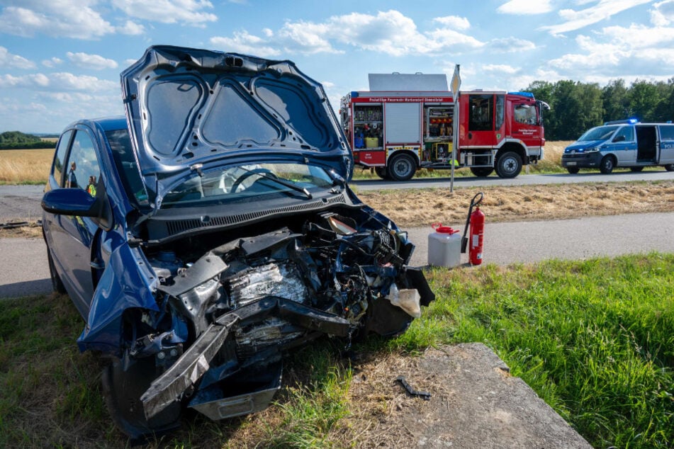 An beiden Autos entstand erheblicher Sachschaden.