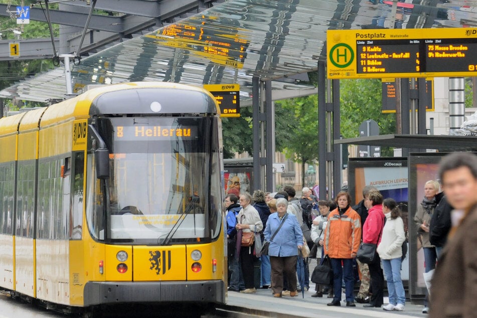 Dresden: Attacke auf Straßenbahnfahrer am Postplatz!