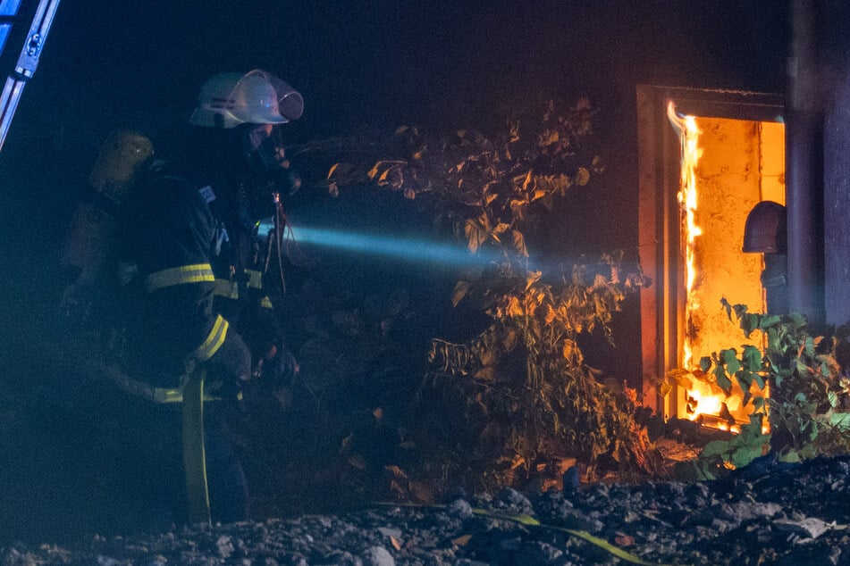 Hamburg: Hotel in Flammen! 14 Menschen gerettet, ein Gast will auch seinen Koffer mitnehmen