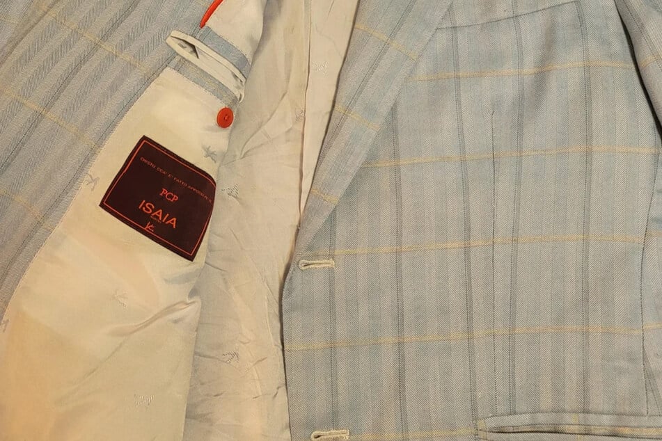 Luksusowe marynarki od ISAIA mogą przynieść Zoe Bates wiele tysięcy dolarów amerykańskich – pod warunkiem, że je sprzeda.