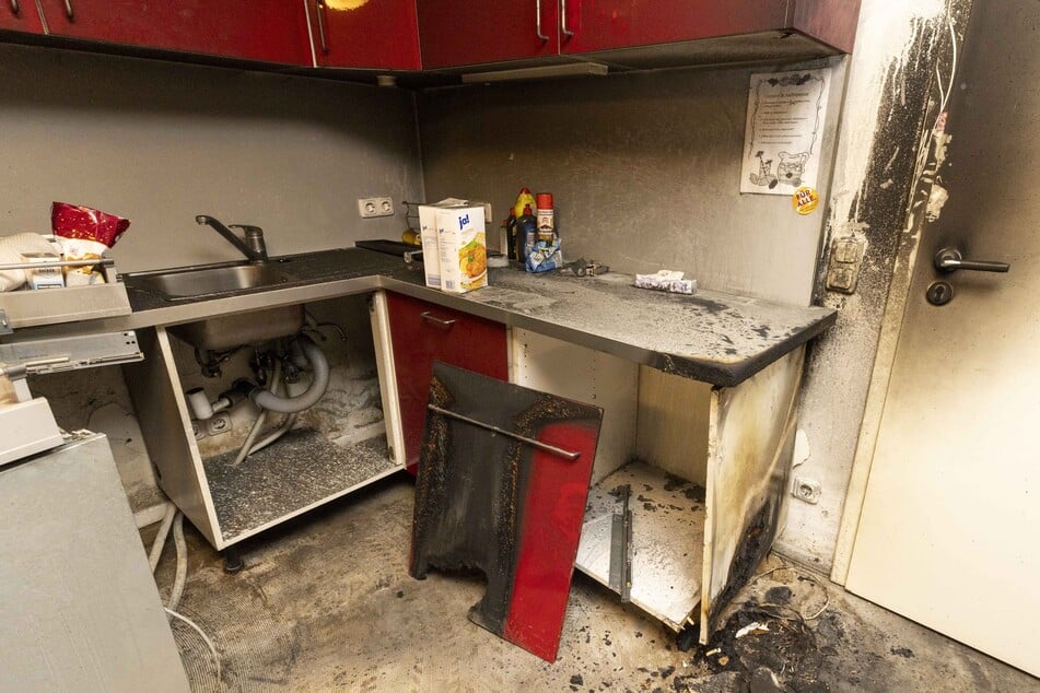 Die Gemeindeküche ist nicht mehr zu gebrauchen.