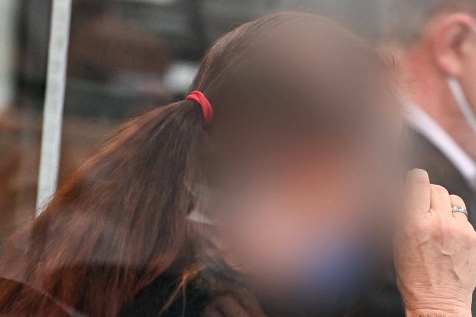 Eigenes Baby vor 21 Jahren erstochen? Mutter schweigt zu Vorwürfen
