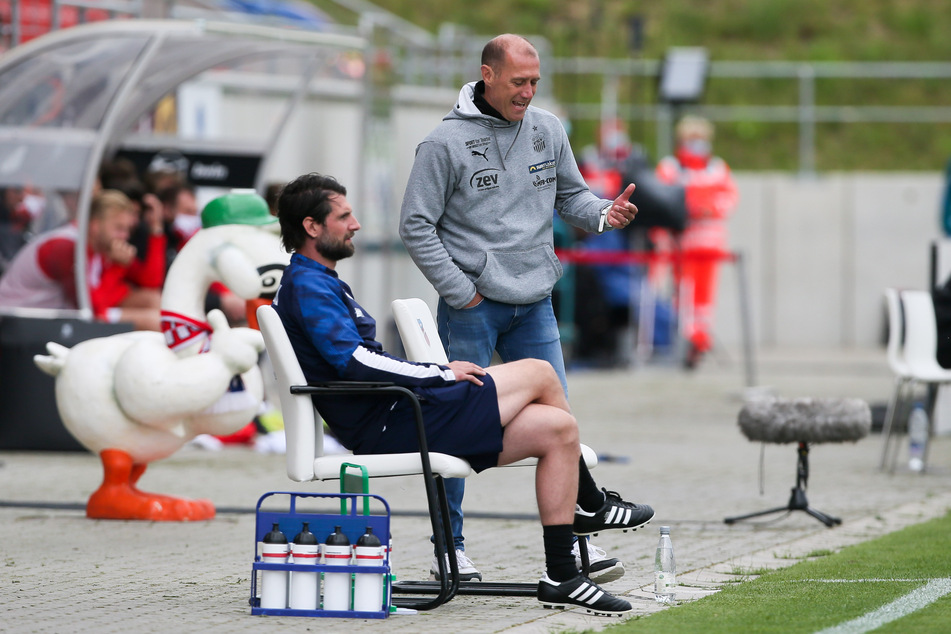 Joe Enochs (r.) und sein Co-Trainer Robin Lenk erwarten von ihren Spielern, dass "Persönliches zurückgestellt wird".