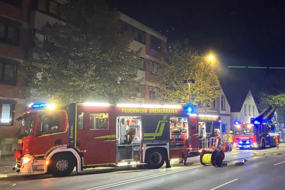 Die Feuerwehr war mit 33 Einsatzkräften im Einsatz.