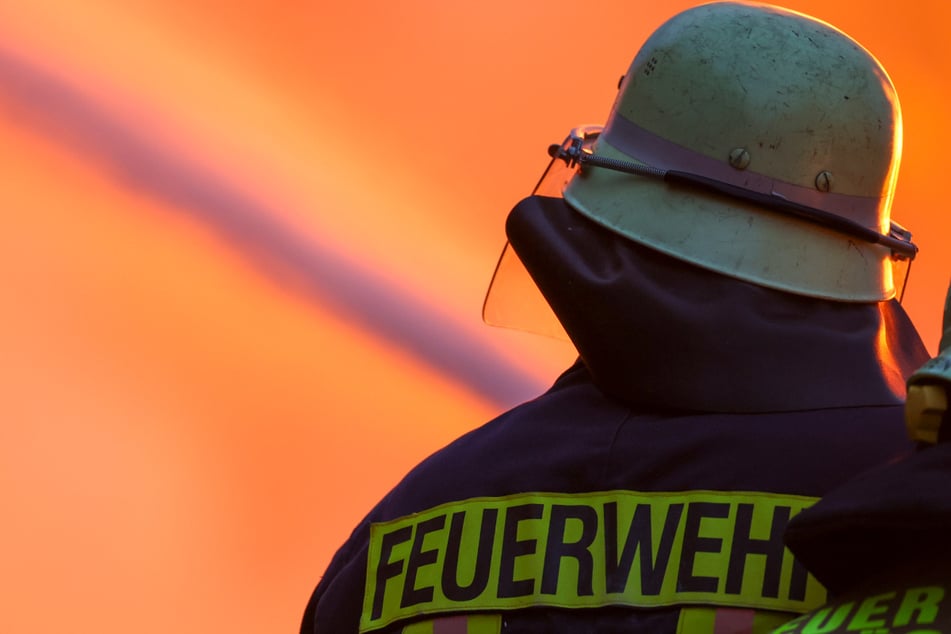 Schrecklicher Fund bei Brand: Feuerwehrkräfte entdecken Leiche