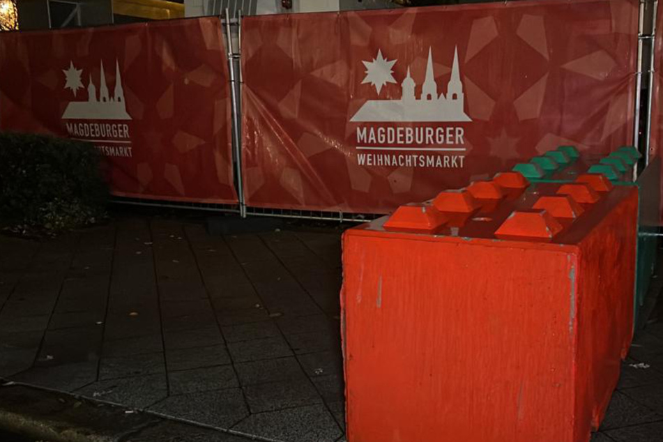 Für den Fall der Fälle: "Nizzasperren" am Magdeburger Weihnachtsmarkt aufgebaut