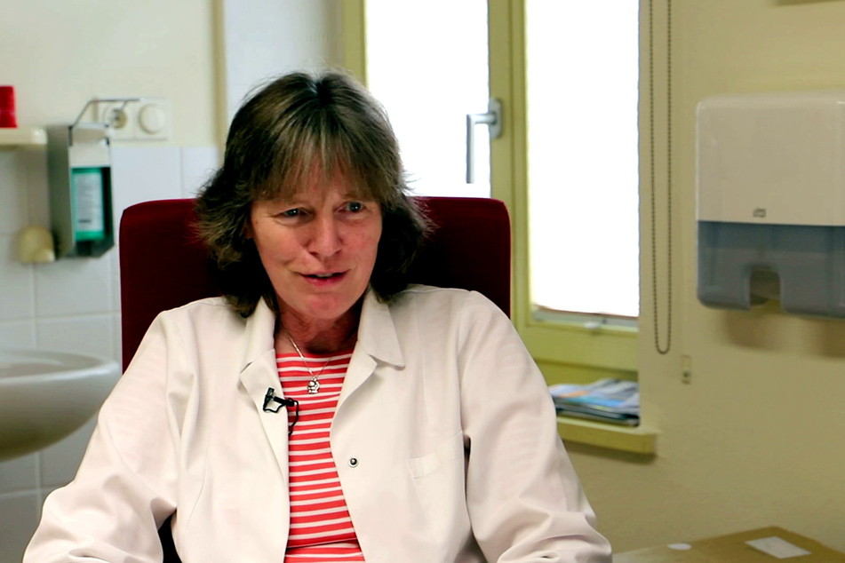 Die Ärztin Rita Meinhardt behandelt Suchtkranke in ihrer Praxis in Dresden. Sie ist mittlerweile eine der wenigen Medizinerinnen in diesem Fachgebiet.
