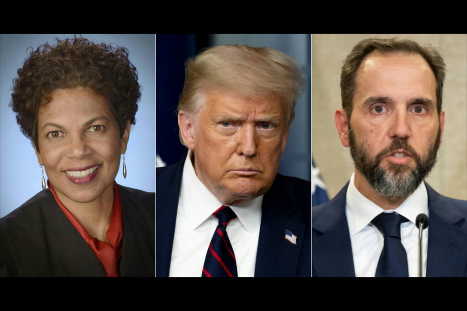 Special Counsel Jack Smith (r.) has asked a judge to place a gag order on Donald Trump (c.) to control the ex-president's inflammatory rhetoric ahead of his election interference trial, including menacing statements against Judge Tanya Chutkan (l.).