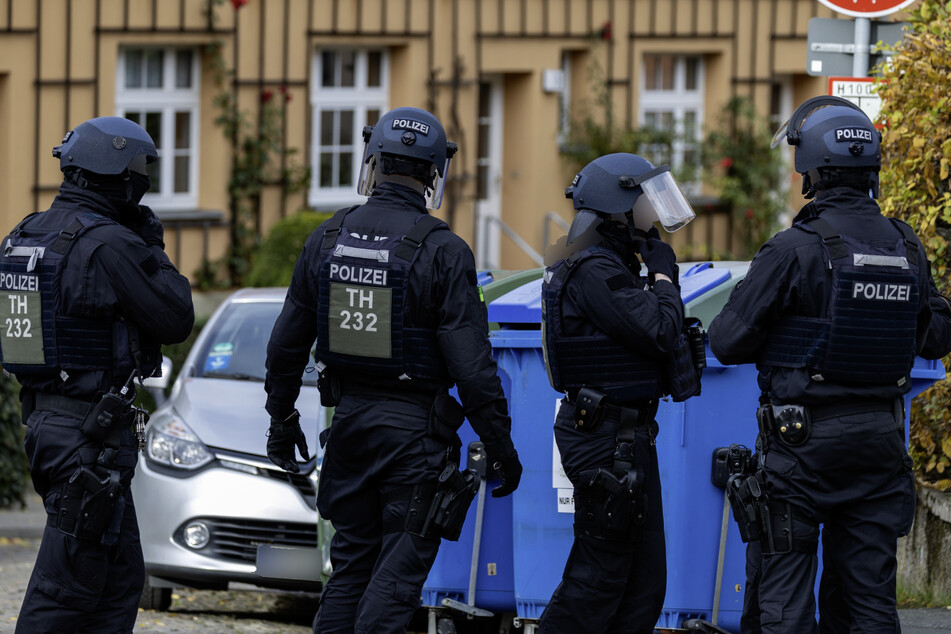 Bewaffneter Mann sorgt in Jena für Aufregung: 19-Jähriger durch Schuss außer Gefecht gesetzt!