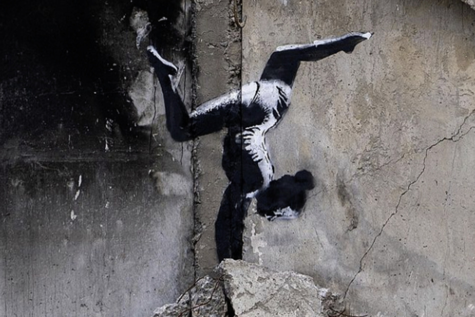 Dieses Bild von Banksy ist in Borodyanka (Ukraine) zu sehen.