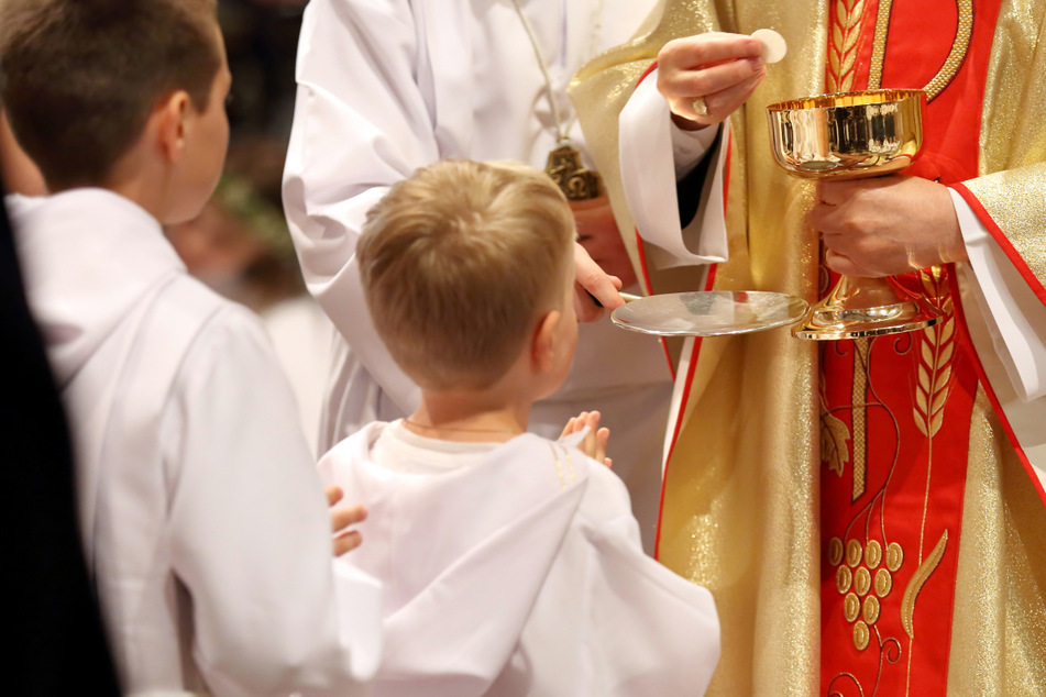 Von katholischen Priestern missbraucht: Betroffene nehmen Sachsen in die Verantwortung!