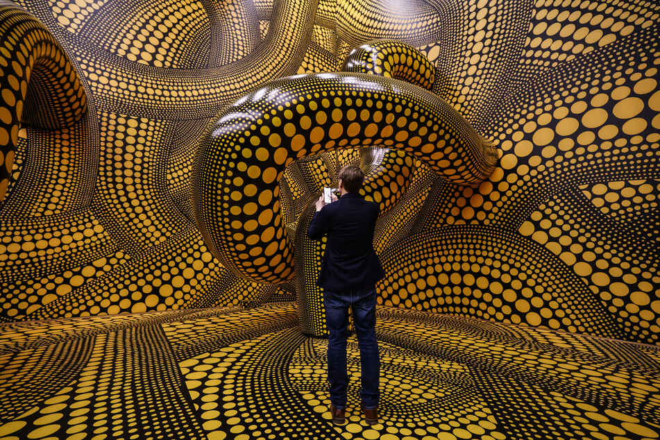 Die Yayoi-Kusama-Ausstellung im Museum Ludwig in Köln läuft noch bis zum 2. August.