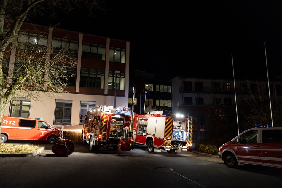 Die Feuerwehr war mit dem THW im Einsatz, um die Stromversorgung im Krankenhaus zu gewährleisten.