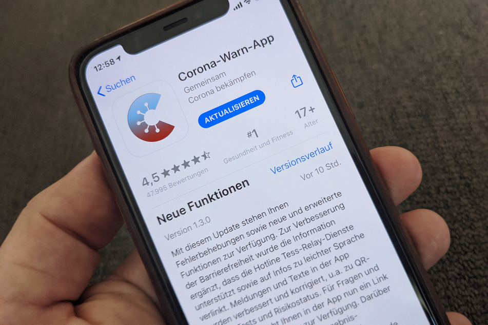 Der Gesundheitsminister mahnt zur Nutzung der Corona-Warn-App.
