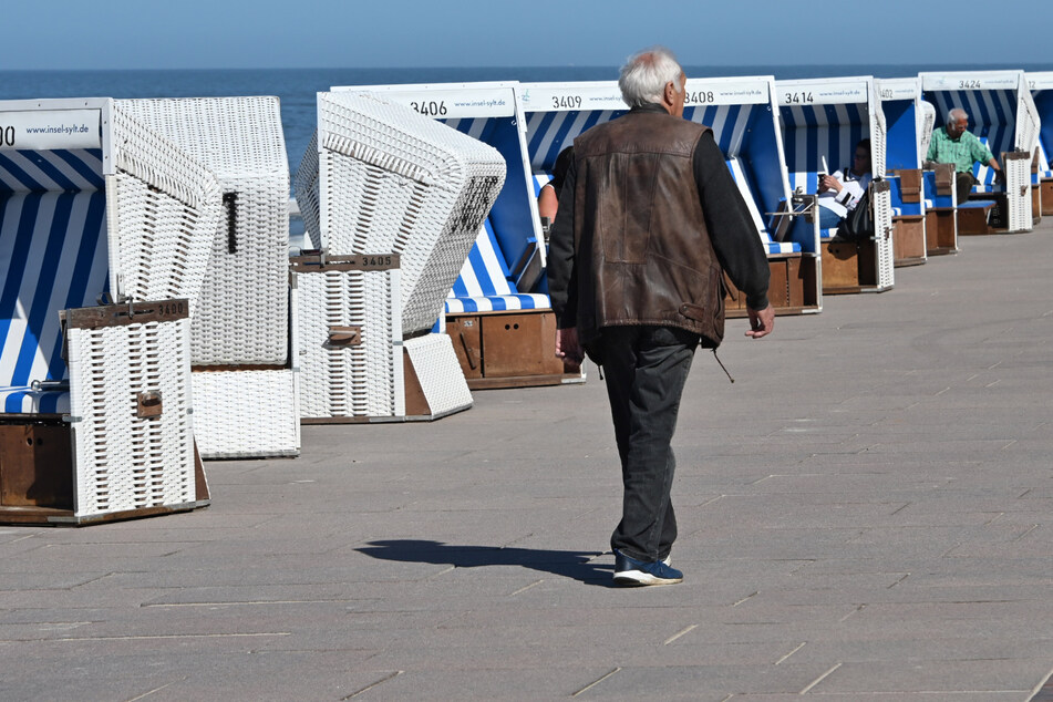Sylt: Strandkörbe stehen auf der Promenade in Westerland. (Archivbild)