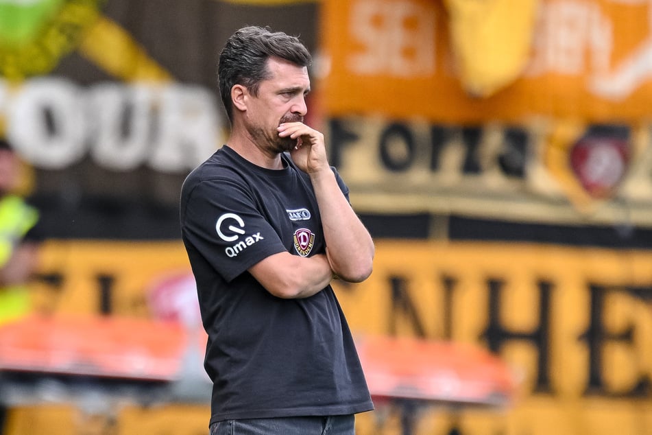 Dynamo-Coach Thomas Stamm (43) war mit dem Auftritt seiner Mannschaft in der zweiten Hälfte nicht zufrieden - unabhängig von Platzverweis und Roter Karte.