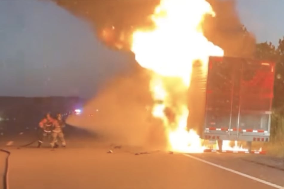 Feuerwehrleute konnten den Brand bekämpfen, die Steaks waren jedoch hinüber.