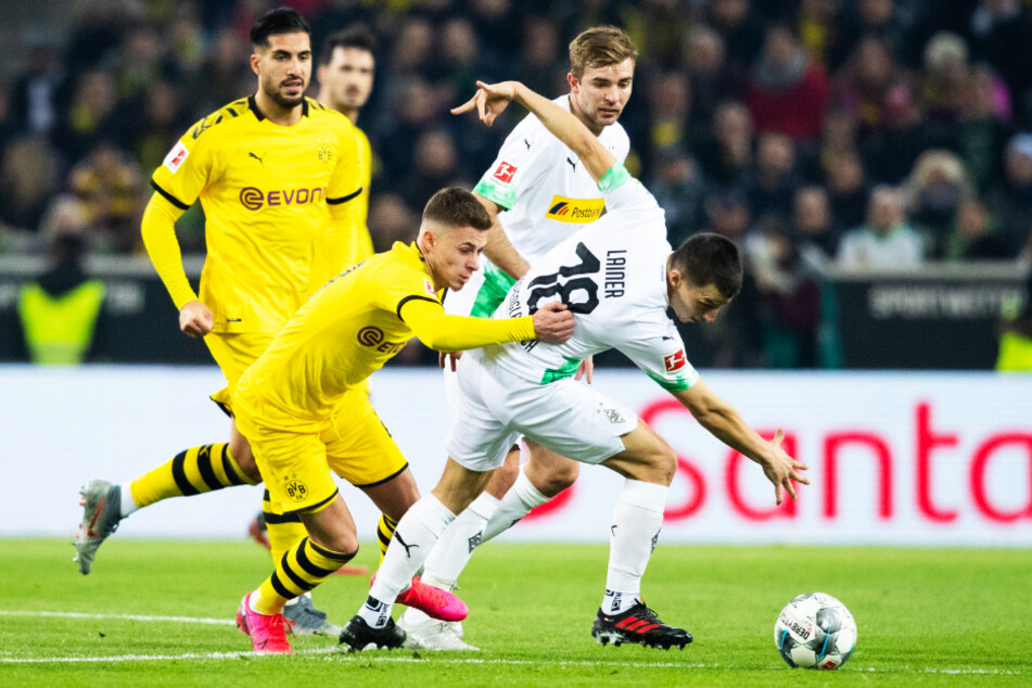 Thorgan Hazard (vorne-links) schoss den BVB gegen seinen Ex-Klub mit 1:0 in Führung.