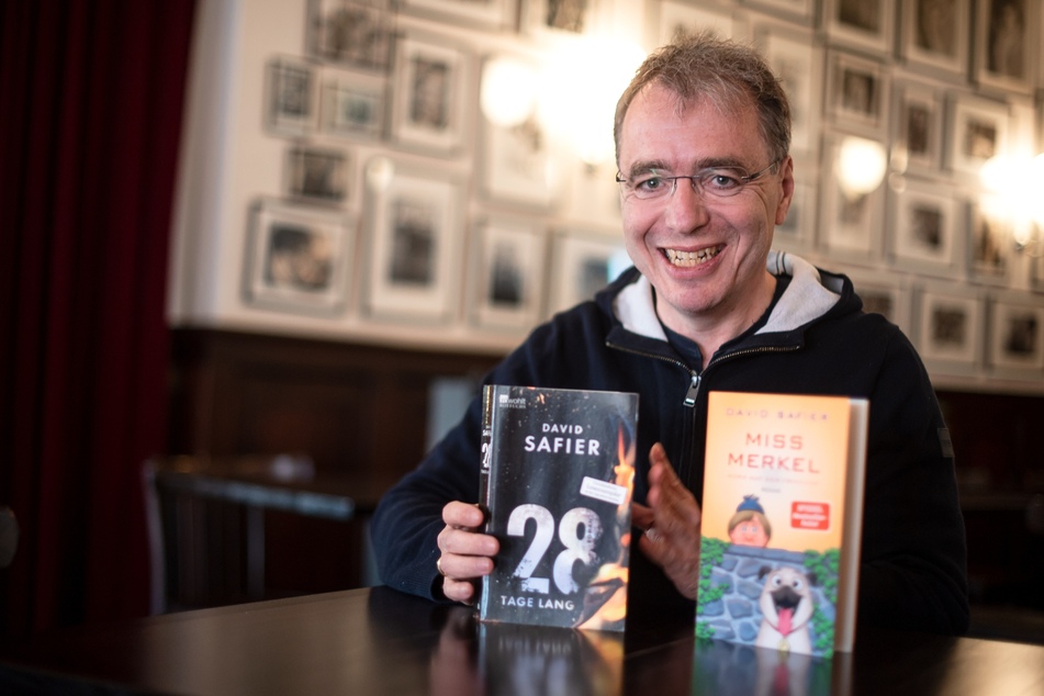 Mit seinen "Miss Merkel"-Romanen belegte Autor David Safier (56) wochenlang die Top-Plätze der Bestseller-Listen.
