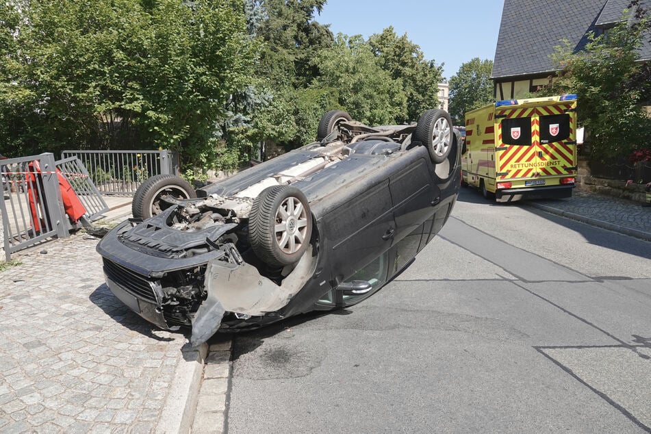 Der VW überschlug sich.