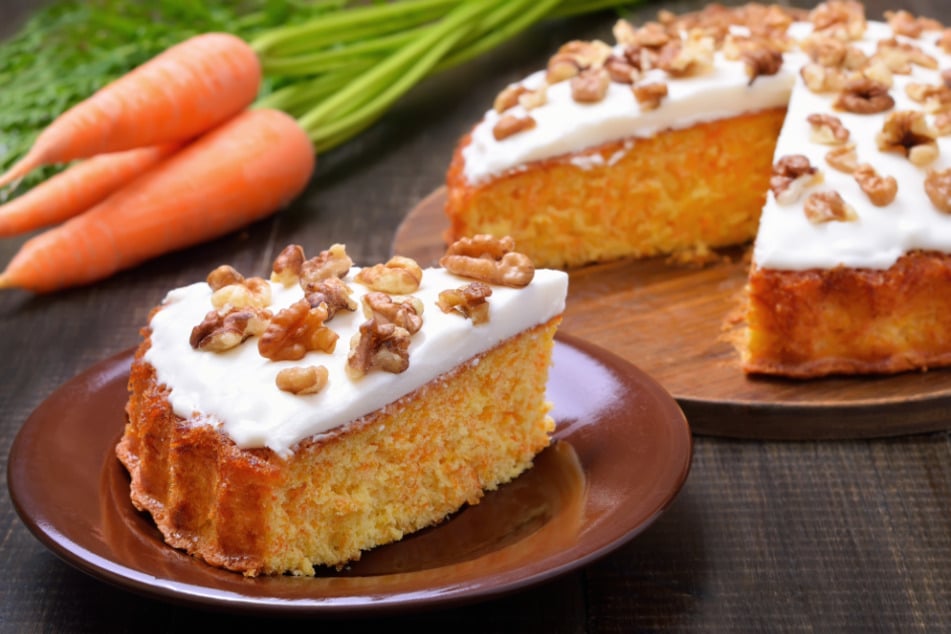 Der gesunde Karottenkuchen ist schnell und einfach zubereitet.
