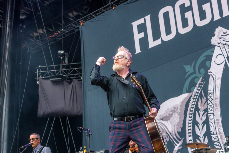 Im Vorprogramm dabei waren die Irish-Folk-Punker "Flogging Molly" um Leadsänger Dave King (61).