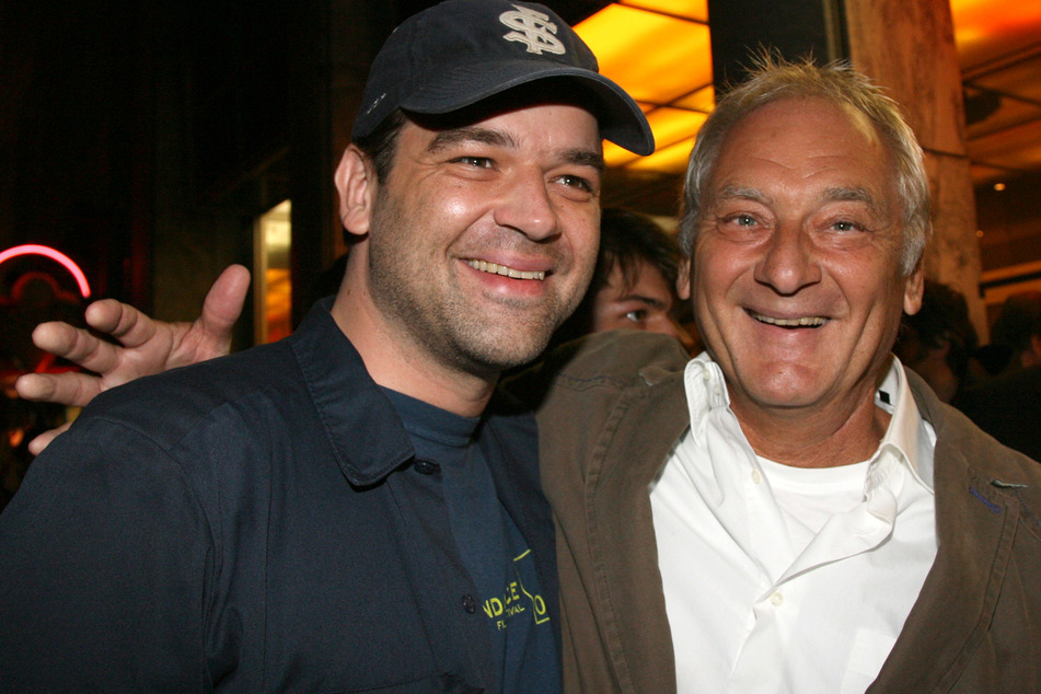 Regisseur Siegfried "Sigi" Rothemund (l.) - hier mit seinem Sohn Marc (55) - ist im Alter von 79 Jahren gestorben.