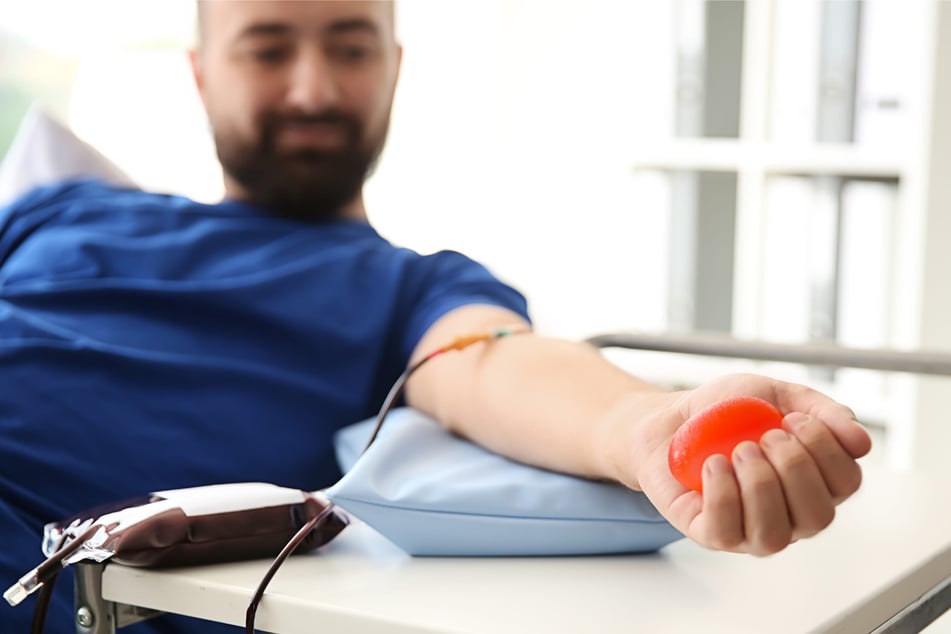 In der Galerie Roter Turm in Chemnitz findet am Samstag (18.4.) der große Blutspendemarathon des DRK statt.