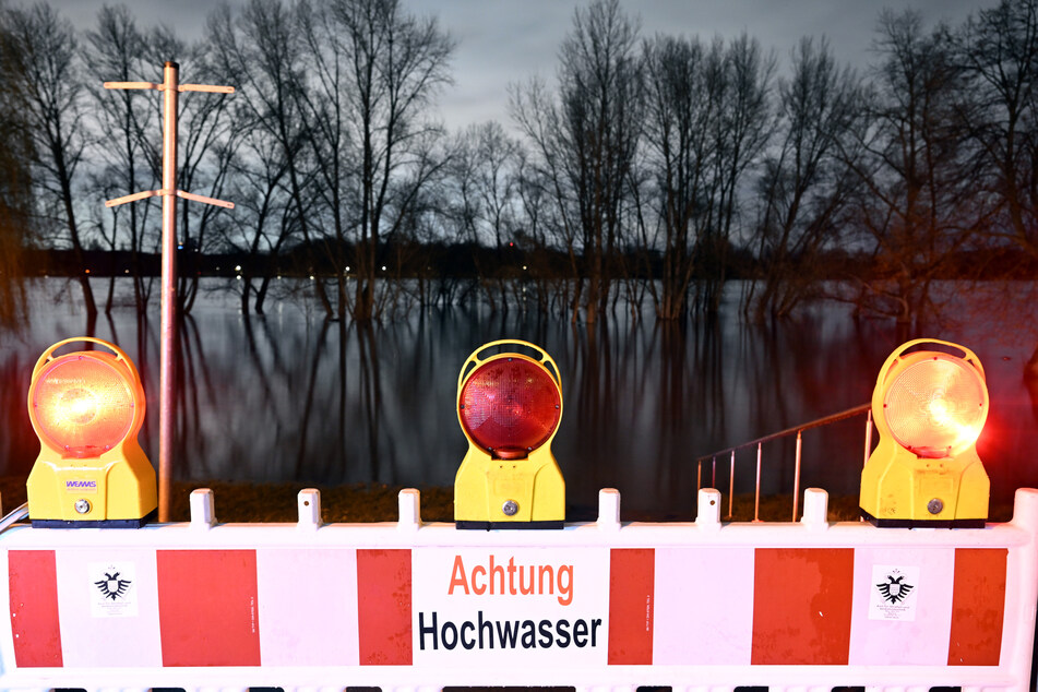 Der vom Wetterdienst angekündigte Dauerregen in NRW könnte zu Hochwasser in einigen Teilen des Landes führen.