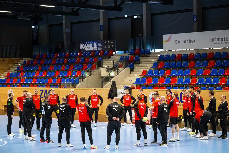 Die Stimmung im DHB-Team, hier bei der Vorbereitung in Hannover, ist laut Semper durchweg positiv. (Archiv)