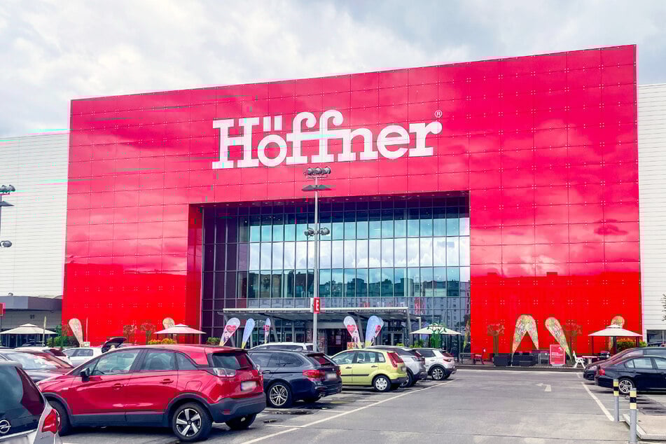 Volles Haus bei Höffner in Berlin-Schönefeld! Der Grund: Das 7. Höffner-Oktoberfest mit beliebten Schlagerstars.