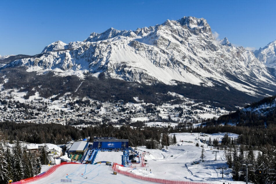 Das Wintersport-Mekka Cortina d’Ampezzo liegt an der berühmten Tofane, einem Dreigestirn der Dolomiten.