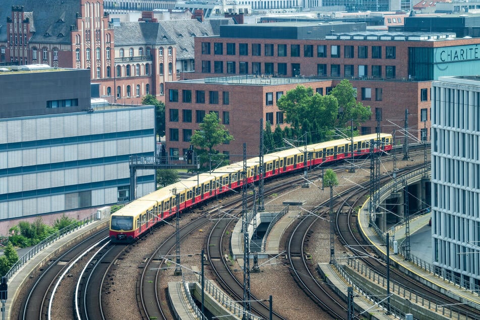 Einzig die S-Bahn fährt ab Juni noch regulär auf der Strecke der Stadtbahn. (Archivfoto)