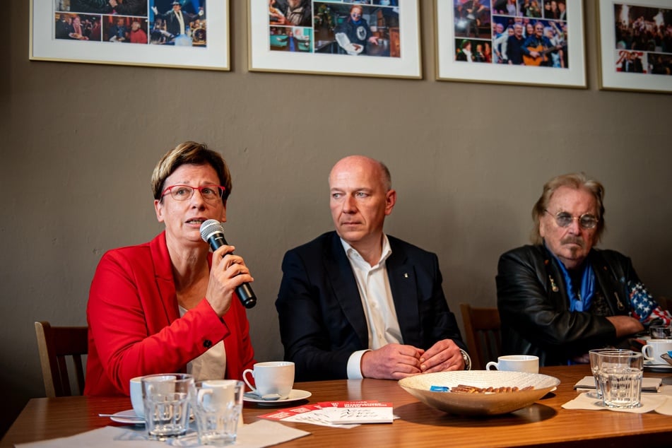 Berlins Bürgermeister, Kai Wegner (52, CDU, M.), sieht in Frank Zander ein Vorbild für viele Menschen.