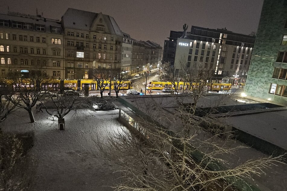 Die Bahnen stauten sich über die Ostra-Allee hinweg.