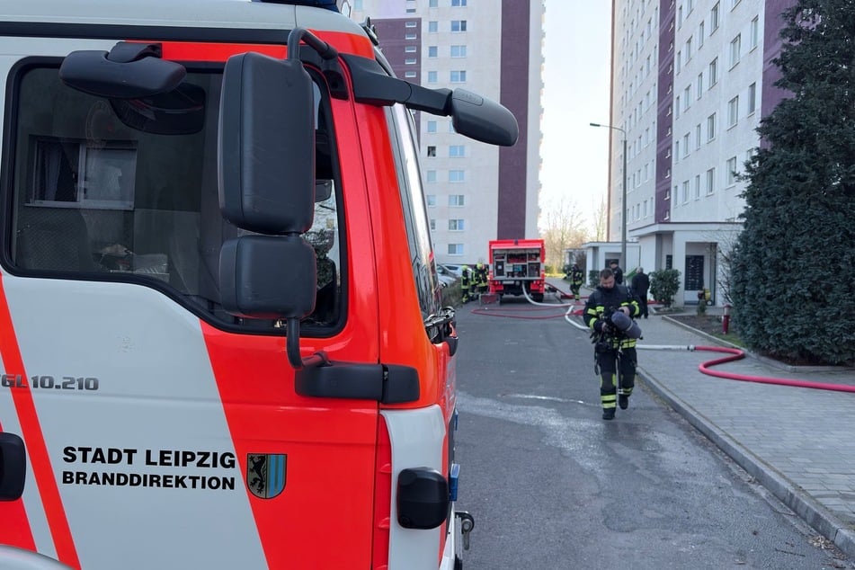 Den ersten und bisher letzten Brand des Tages legten die Feuerteufel in der Zingster Straße.