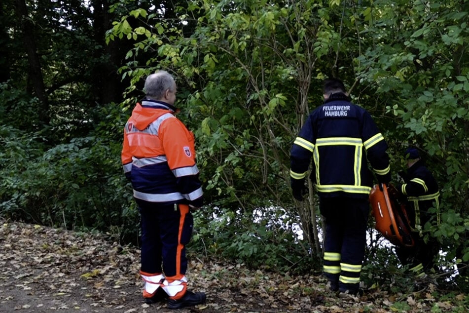 Taucher der Feuerwehr haben die Leiche am Freitagvormittag geborgen.