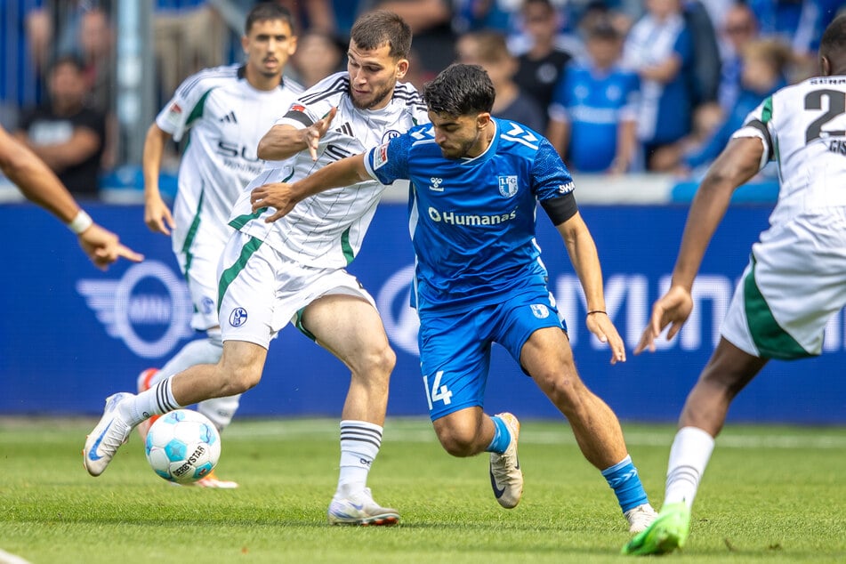 Nach dem 1:0 der Schalker wurde die Partie immer ausgeglichener. Kurz vor dem Ende der ersten Hälfte drehte der FCM aber auf und ging in Führung.