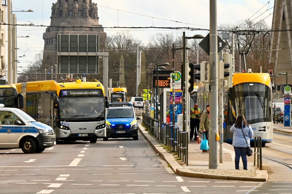 Es fuhr ein Schienenersatzverkehr während des Einsatzes.
