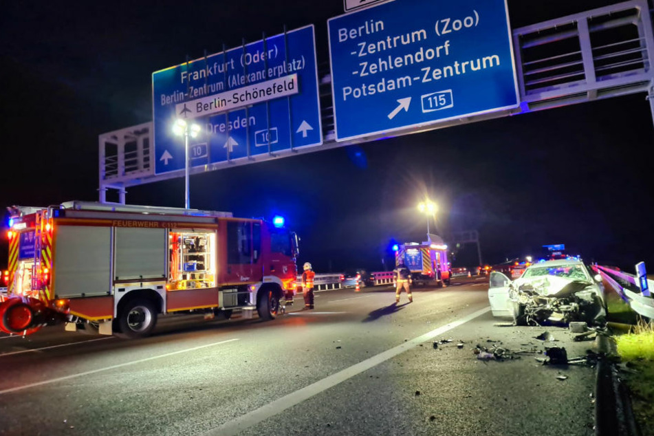 Berlin: Heftiger Frontalcrash auf der A10: Sechs Personen schwer verletzt!