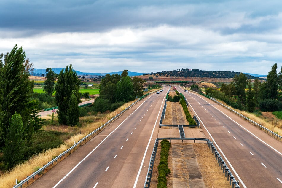 Torró hielt anscheinend auf der Autobahn aufgrund eines platten Reifens an - und wurde hingerichtet! (Symbolfoto)