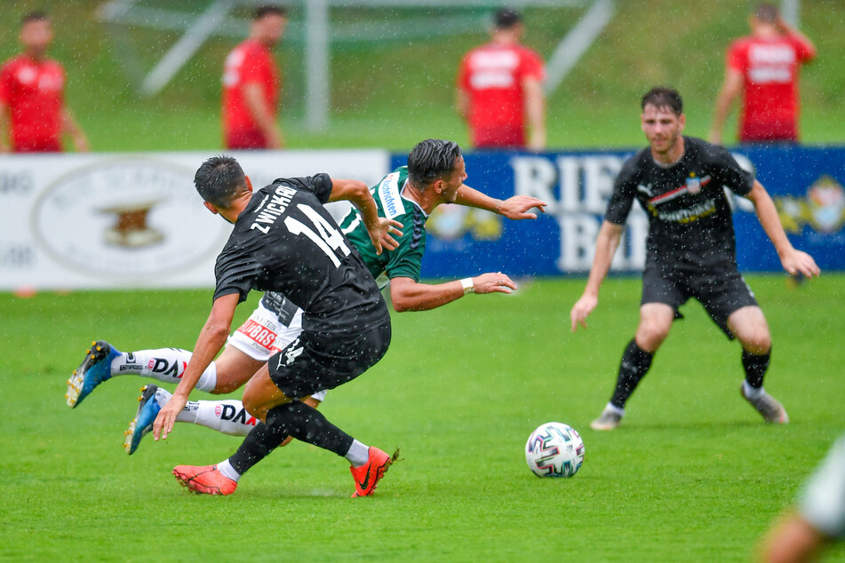 Testspieler Kasim Rabihic (l., #14) erzielte eines der beiden Zwickauer Tore.