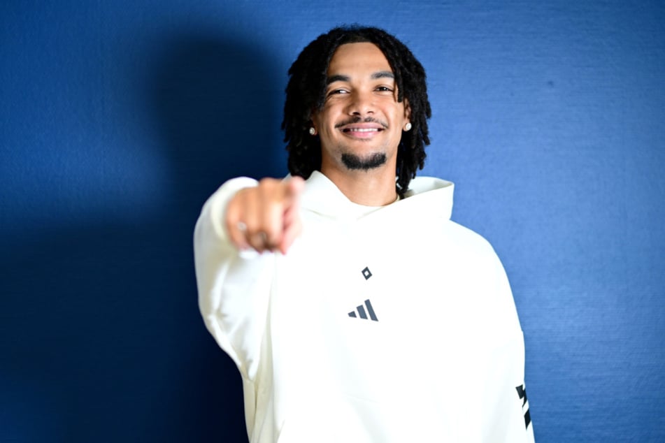 Damion Downs (21) soll den HSV zum Klassenerhalt schießen. Der Angreifer kommt auf Leihbasis vom FC Southampton.